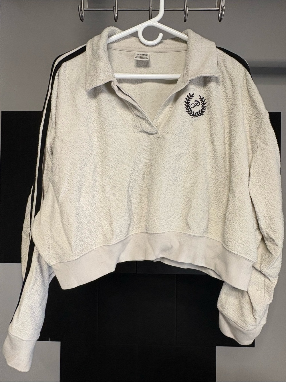 PINK Victoria's Secret Cream Cropped Sherpa Pullover with Black Shoulder Stripes